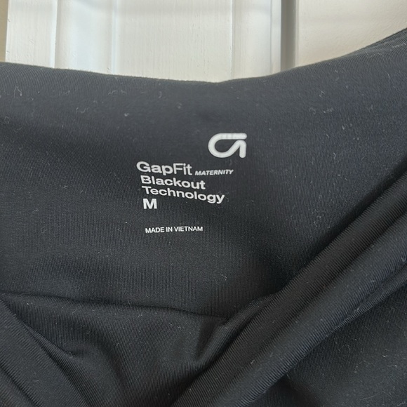 2 Pairs of GAP Maternity Leggings - Picture 2 of 5